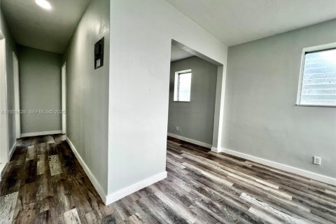 House in Hallandale Beach, Florida 2 bedrooms № 1996974 - photo 8