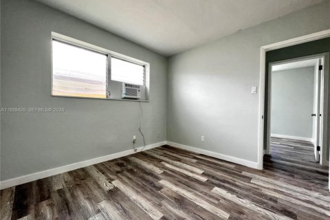House in Hallandale Beach, Florida 2 bedrooms № 1996974 - photo 15