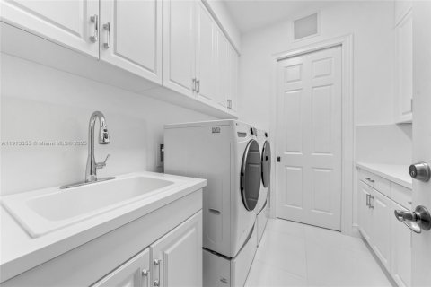 House in Delray Beach, Florida 3 bedrooms, 228.54 sq.m. № 1969682 - photo 27