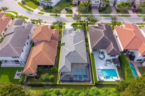 House in Delray Beach, Florida 3 bedrooms, 228.54 sq.m. № 1969682 - photo 4