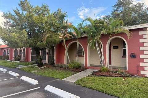 Villa ou maison à Pinellas Park, Floride 2 chambres, 90.12 m2 № 2349395