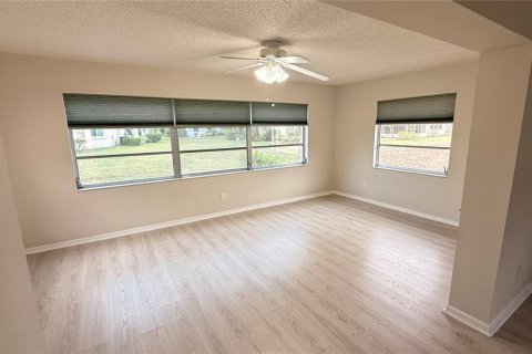 Copropriété à louer à Sun City Center, Floride: 2 chambres, 117.43 m2 № 2406767 - photo 10