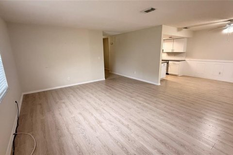 Copropriété à louer à Sun City Center, Floride: 2 chambres, 117.43 m2 № 2406767 - photo 8