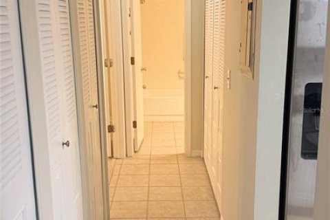 Copropriété à louer à Sun City Center, Floride: 2 chambres, 117.43 m2 № 2406767 - photo 16