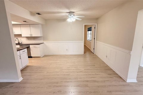 Copropriété à louer à Sun City Center, Floride: 2 chambres, 117.43 m2 № 2406767 - photo 9