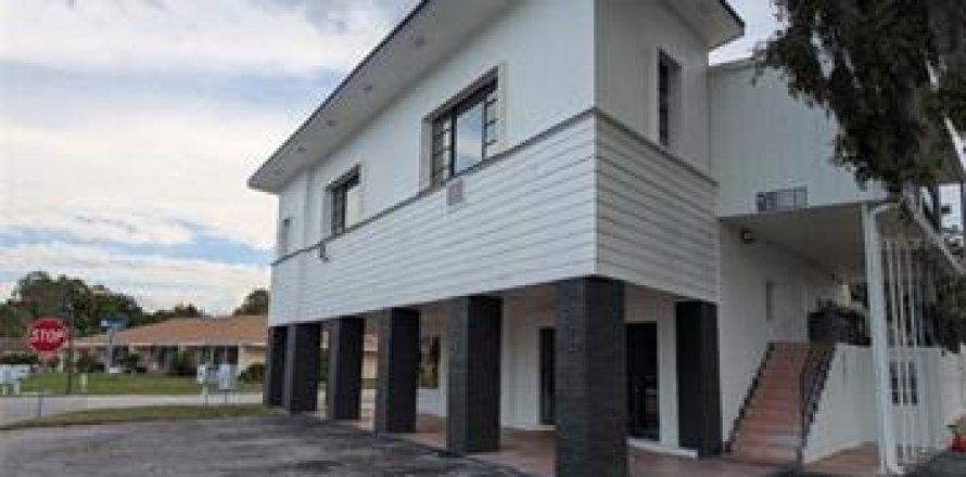 Apartment in Howey-in-the-Hills, Florida 2 bedrooms, 120.77 sq.m. № 2112523