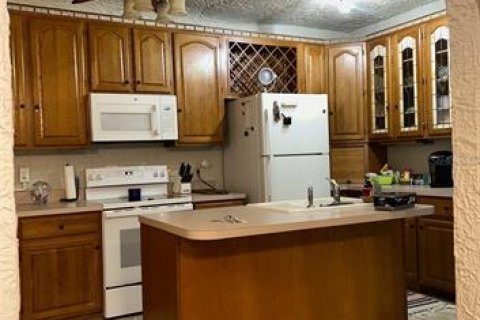 Apartment in Howey-in-the-Hills, Florida 2 bedrooms, 120.77 sq.m. № 2112523 - photo 10