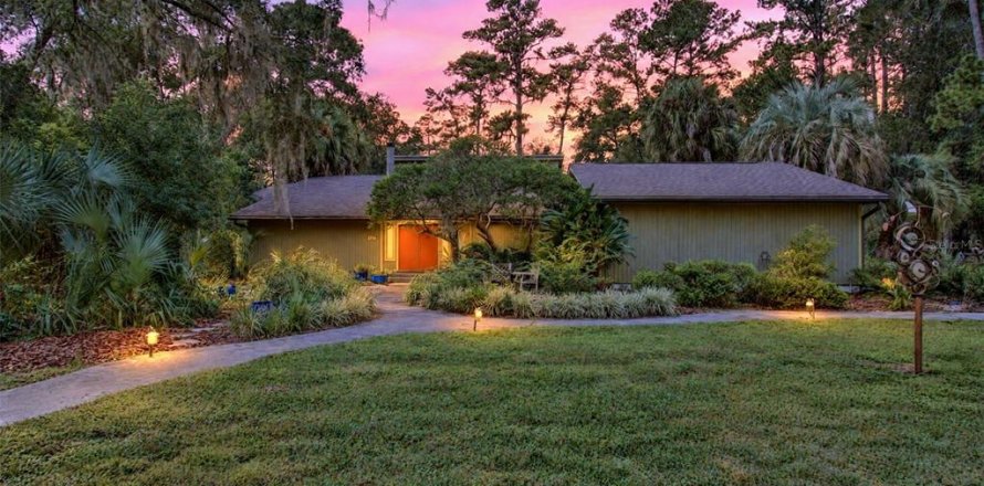 Villa ou maison à Gainesville, Floride 6 chambres, 431.16 m2 № 2436778