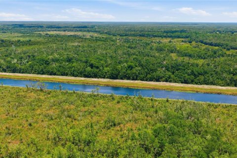 Casa en venta en Ocklawaha, Florida, 3 dormitorios, 196.02 m2 № 2096568 - foto 5