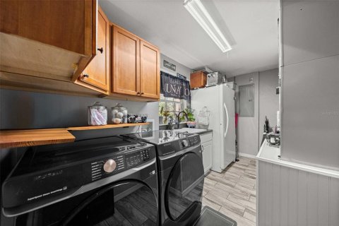 Casa en venta en Ocklawaha, Florida, 3 dormitorios, 196.02 m2 № 2096568 - foto 29