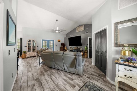 Casa en venta en Ocklawaha, Florida, 3 dormitorios, 196.02 m2 № 2096568 - foto 9