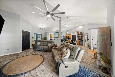 Casa en venta en Ocklawaha, Florida, 3 dormitorios, 196.02 m2 № 2096568 - foto 10
