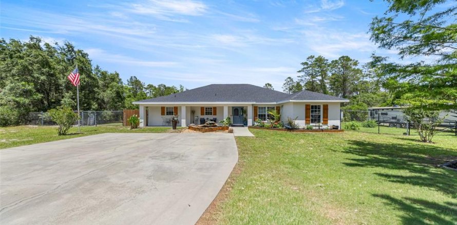 Casa en Ocklawaha, Florida 3 dormitorios, 196.02 m2 № 2096568