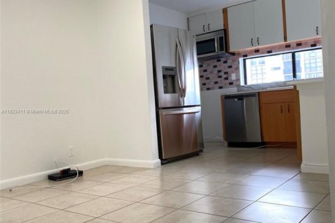 Condo in Sunny Isles Beach, Florida, 1 bedroom  № 1788905 - photo 9