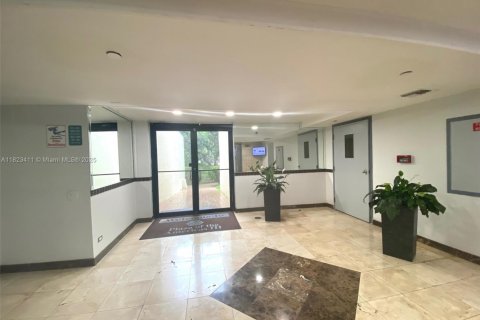 Condo in Sunny Isles Beach, Florida, 1 bedroom  № 1788905 - photo 6