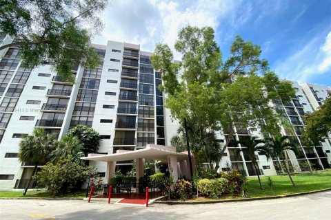 Condo in Sunny Isles Beach, Florida, 1 bedroom  № 1788905 - photo 1
