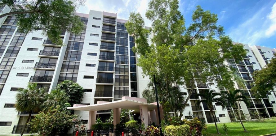 Condo in Sunny Isles Beach, Florida, 1 bedroom № 1788905