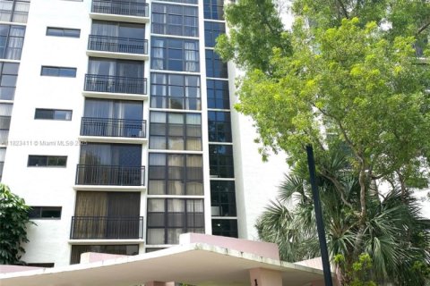 Condo in Sunny Isles Beach, Florida, 1 bedroom  № 1788905 - photo 2