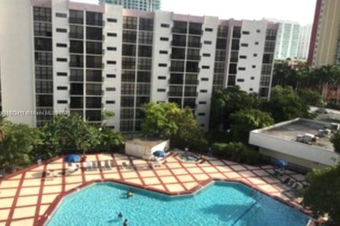 Condo in Sunny Isles Beach, Florida, 1 bedroom  № 1788905 - photo 3