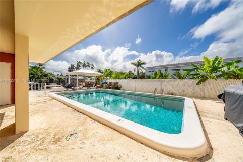Copropriété à louer à Miami Shores, Floride: 2 chambres, 136.1 m2 № 1954733 - photo 16