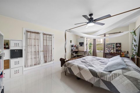 Copropriété à louer à Miami Shores, Floride: 2 chambres, 136.1 m2 № 1954733 - photo 12