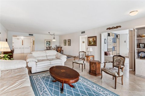 Condominio en venta en Pompano Beach, Florida, 3 dormitorios, 159.42 m2 № 1935710 - foto 5