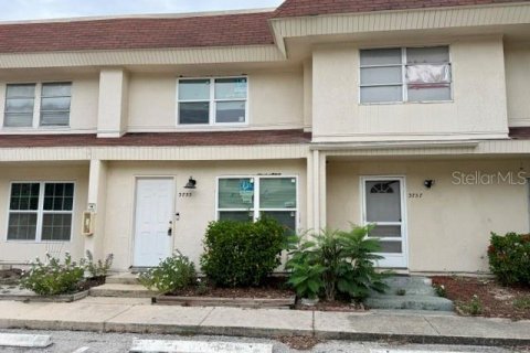 Townhouse in Sarasota, Florida 2 bedrooms, 86.96 sq.m. № 2233383