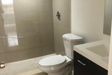 Touwnhouse à louer à Miami, Floride: 3 chambres, 128.02 m2 № 2020811 - photo 3