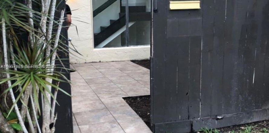 Touwnhouse à Miami, Floride 3 chambres, 128.02 m2 № 2020811