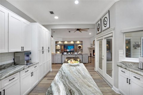 House in Gainesville, Florida 5 bedrooms, 273.69 sq.m. № 1851479 - photo 7