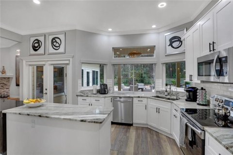 House in Gainesville, Florida 5 bedrooms, 273.69 sq.m. № 1851479 - photo 6