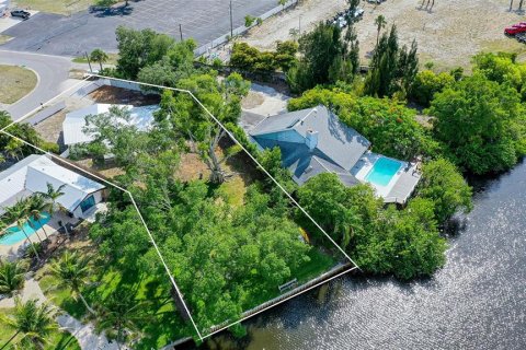 Дом в Сарасота, Флорида 7 комнат, 146.6м2 № 2217002