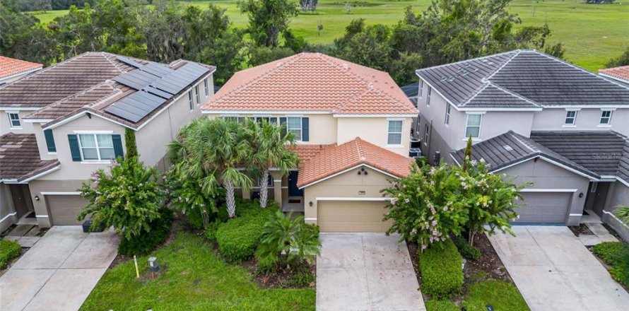 House in Davenport, Florida 5 bedrooms, 258.64 sq.m. № 1916416