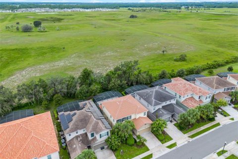 House in Davenport, Florida 5 bedrooms, 258.64 sq.m. № 1916416 - photo 3