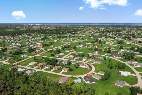 House in Punta Gorda, Florida 3 bedrooms, 172.43 sq.m. № 1847747 - photo 30