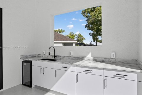House in Punta Gorda, Florida 3 bedrooms, 172.43 sq.m. № 1847747 - photo 24