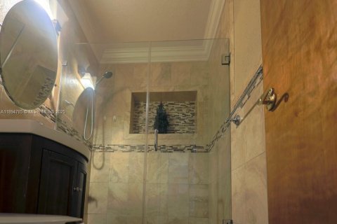House in Hialeah, Florida 4 bedrooms, 163.88 sq.m. № 1949255 - photo 27
