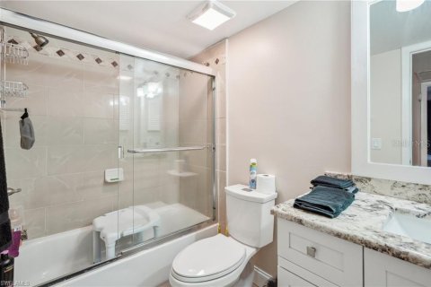 Condo in Fort Myers, Florida, 2 bedrooms  № 1685246 - photo 13
