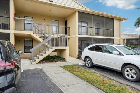 Condo in Fort Myers, Florida, 2 bedrooms  № 1685246 - photo 1