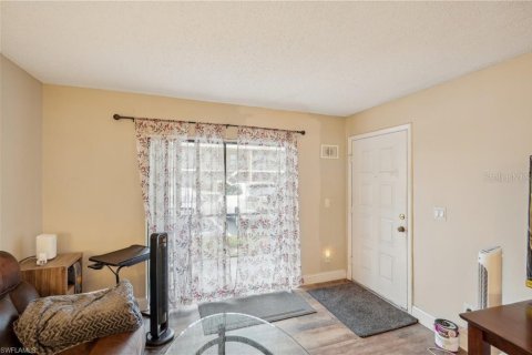 Condo in Fort Myers, Florida, 2 bedrooms  № 1685246 - photo 2