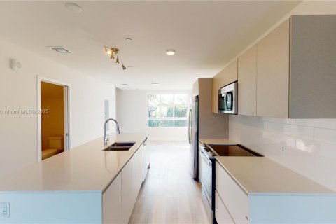 Снять в аренду кондоминиум в Майами, Флорида 2 спальни, 118.26м2, № 1964893 - фото 3