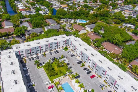 Снять в аренду кондоминиум в Майами, Флорида 2 спальни, 118.26м2, № 1964893 - фото 18