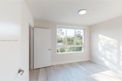 Снять в аренду кондоминиум в Майами, Флорида 2 спальни, 118.26м2, № 1964893 - фото 11