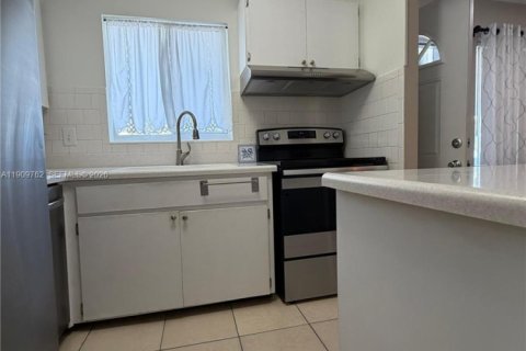 Copropriété à vendre à Bradenton, Floride: 2 chambres, 78.04 m2 № 1965451 - photo 13