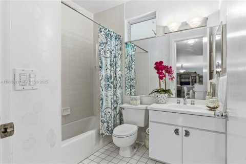 Снять в аренду виллу или дом в Лейк-Уорт, Флорида 4 спальни, 283.26м2, № 1991954 - фото 25