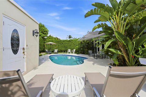 Снять в аренду виллу или дом в Лейк-Уорт, Флорида 4 спальни, 283.26м2, № 1991954 - фото 7