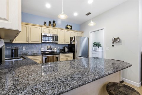 Снять в аренду виллу или дом в Лейк-Уорт, Флорида 4 спальни, 283.26м2, № 1991954 - фото 18