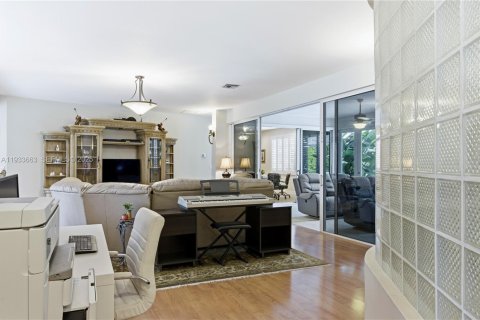 Снять в аренду виллу или дом в Лейк-Уорт, Флорида 4 спальни, 283.26м2, № 1991954 - фото 11