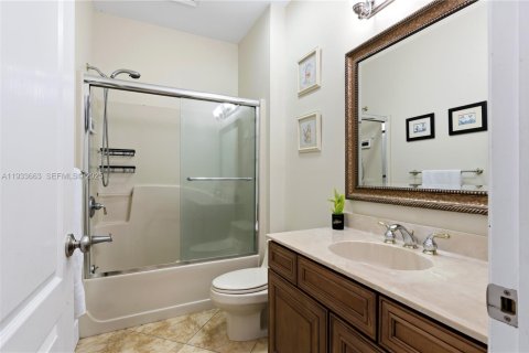 Снять в аренду виллу или дом в Лейк-Уорт, Флорида 4 спальни, 283.26м2, № 1991954 - фото 29