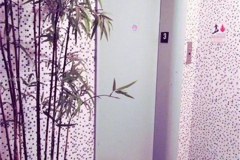 Condominio en alquiler en Miami, Florida, 2 dormitorios, 93.65 m2 № 2031858 - foto 27